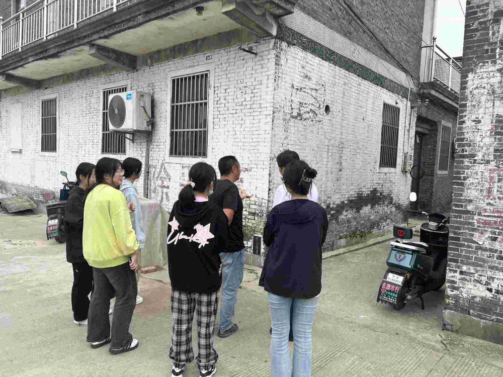 經(jīng)管學(xué)院師生赴興化鄉(xiāng)村開(kāi)展社會(huì)調(diào)查