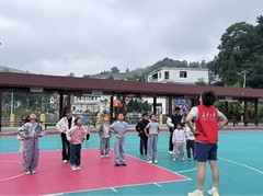 趣味運(yùn)動(dòng)點(diǎn)燃鄉(xiāng)村少年活力