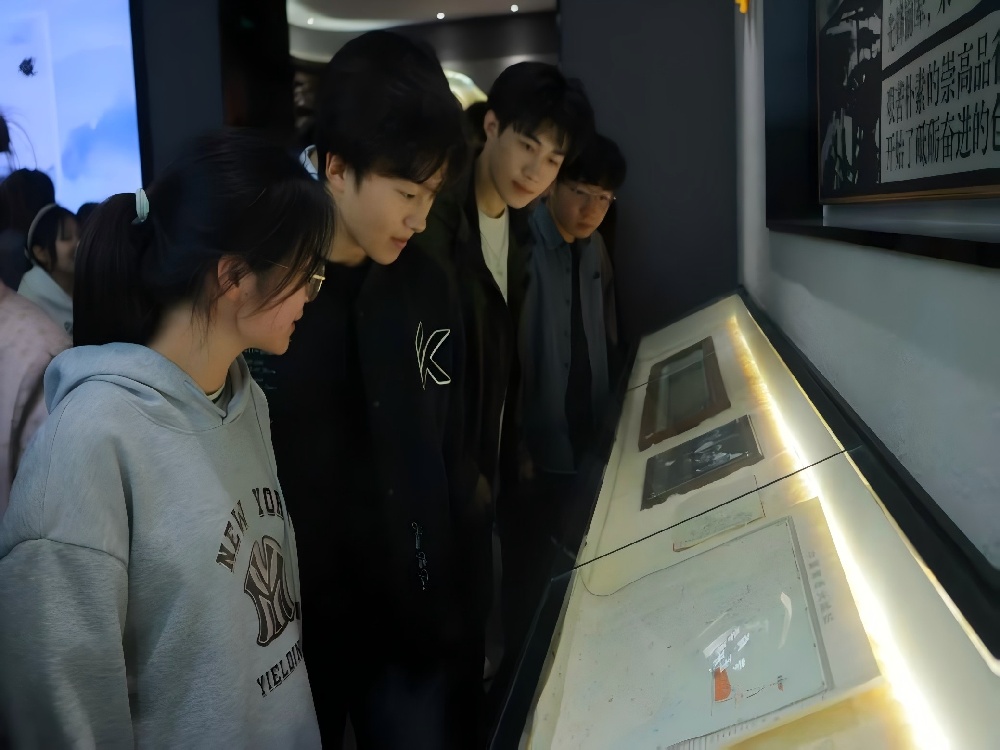 “LEADER班長”：千萬大學生的就業(yè)與校園生活智慧管家