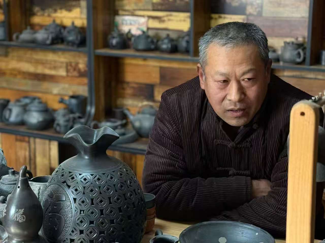 青島農(nóng)業(yè)大學(xué)學(xué)子多城聯(lián)動(dòng)，共探黑陶非遺傳承之路