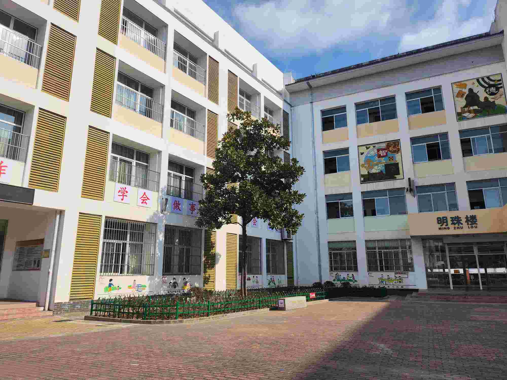 山東大學（威海）“藝”旅彰文團隊在貴池區(qū)探索農民畫美育新路徑