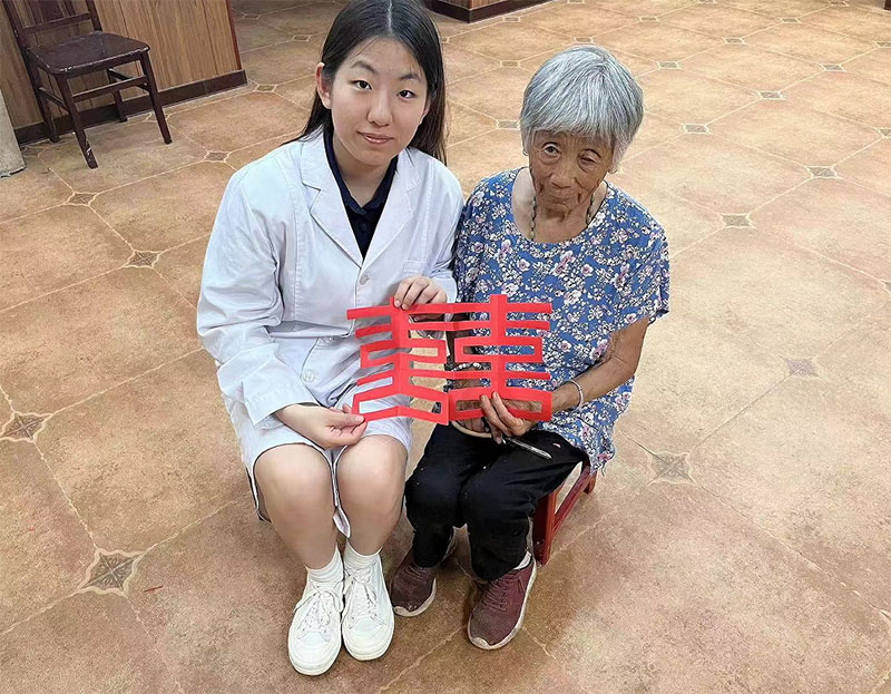 剪下百花開(kāi)，紙上春秋往