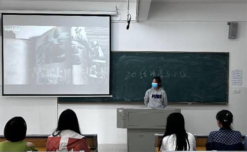 湖南師范大學(xué)商學(xué)院經(jīng)濟(jì)班青馬小組開展學(xué)雷鋒主題活動