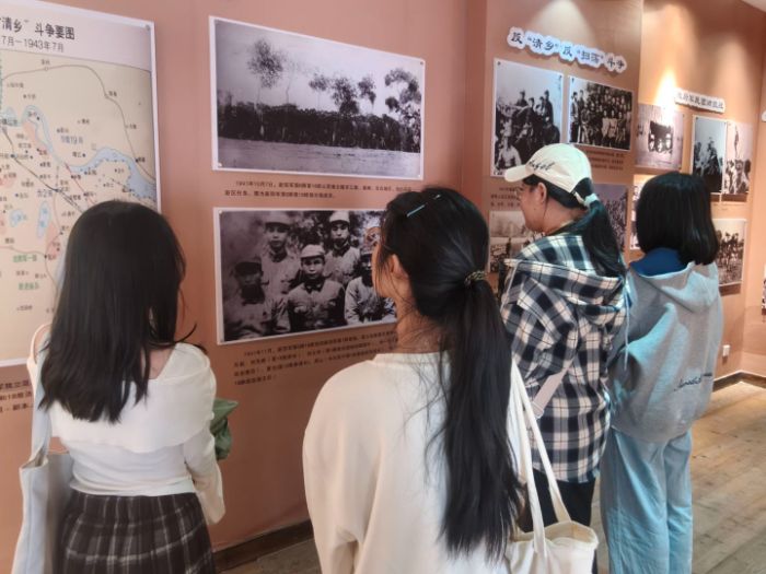 舊址探源，文墨傳魂? ——記福建師范大學(xué)文學(xué)院2025級(jí)漢語(yǔ)言文學(xué)第二團(tuán)支部團(tuán)日首次立項(xiàng)活動(dòng)