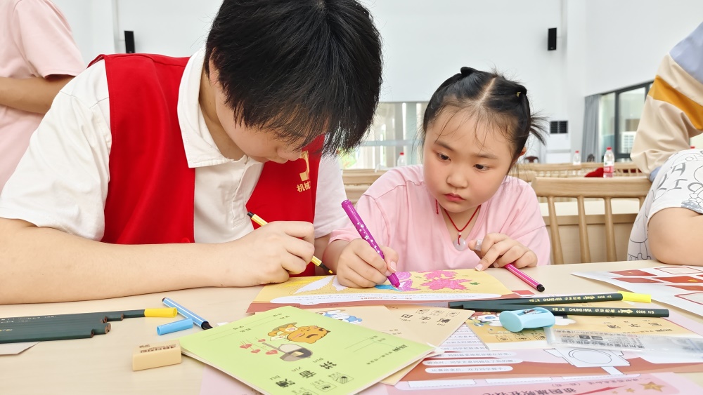 春風(fēng)化雨育英才，智苗計劃助夢翔