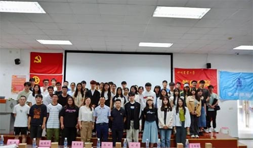 四川農(nóng)業(yè)大學(xué)管理學(xué)院開(kāi)展五月示范性班團(tuán)活動(dòng)