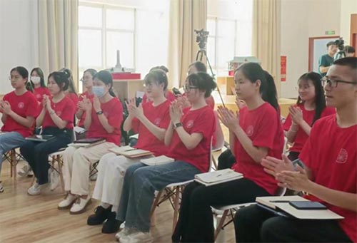 江西師范大學(xué)文學(xué)院秉燭班舉辦“頌青春之歌，感紅色力量